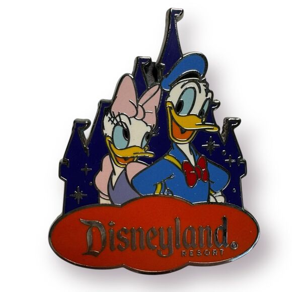 Disney Pin Daisy &‎ Donald Duck with Castle 2016 DLR Disneyland - Picture 1 of 2